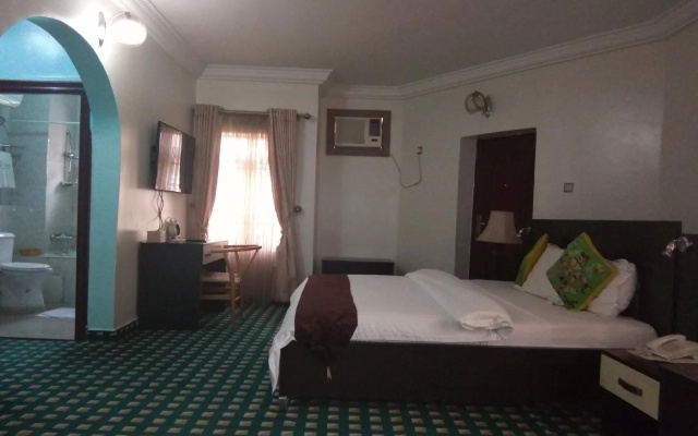 Parischoice Hotels & Resort