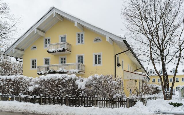 Отель Limmerhof Германия, Тауфкирхен - отзывы, цены и фото номеров - забронировать отель Limmerhof онлайн вид на фасад