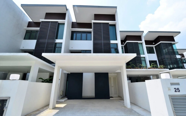 DeCristal Villa 25