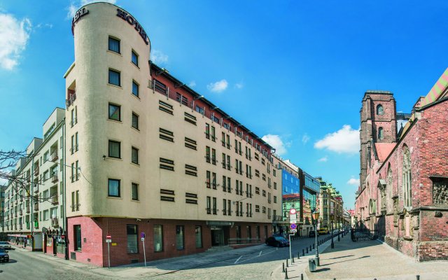 Отель Qubus Wroclaw Польша, Вроцлав - 1 отзыв об отеле, цены и фото номеров - забронировать отель Qubus Wroclaw онлайн вид на фасад
