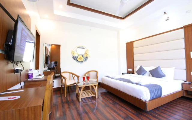 Kamay The Grand Alova