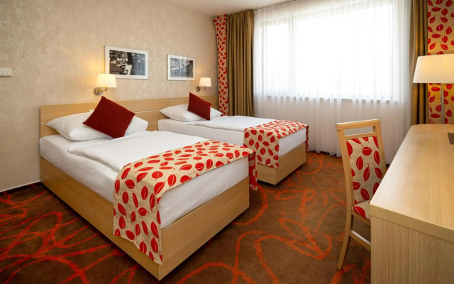 Iris Hotel Eden
