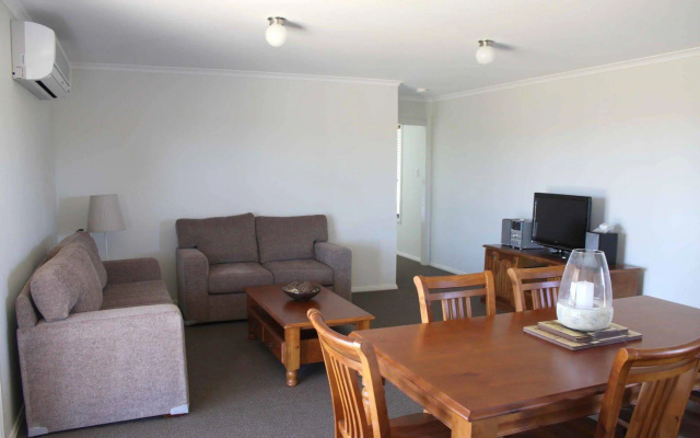 Farmers Quarters