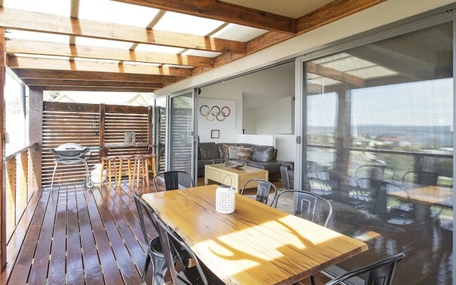 Ned Kelly's Retreat - Sophisticated style with modern convenience and