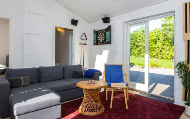 5 Star Holiday Home in Ronde