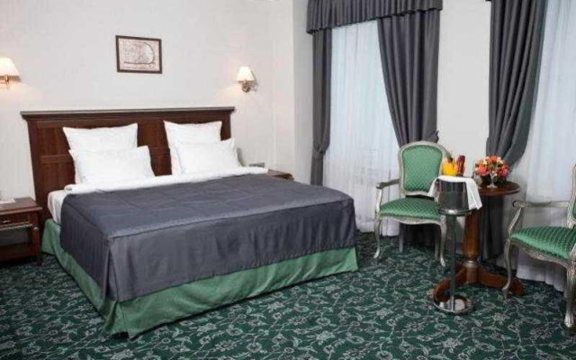 Гостиница Ремезов в Тюмени 9 отзывов об отеле, цены и фото номеров - забронировать гостиницу Ремезов онлайн Тюмень комната для гостей