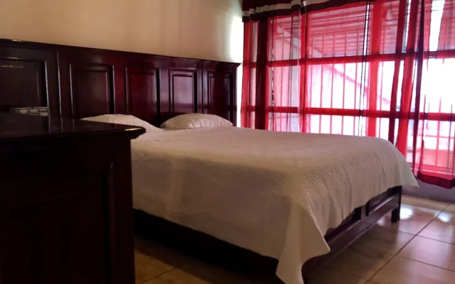 Auber Cayes Guest House