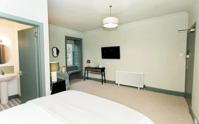 Torr House