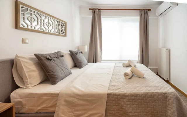 “Greek Aura” luxury lodging in Koukaki