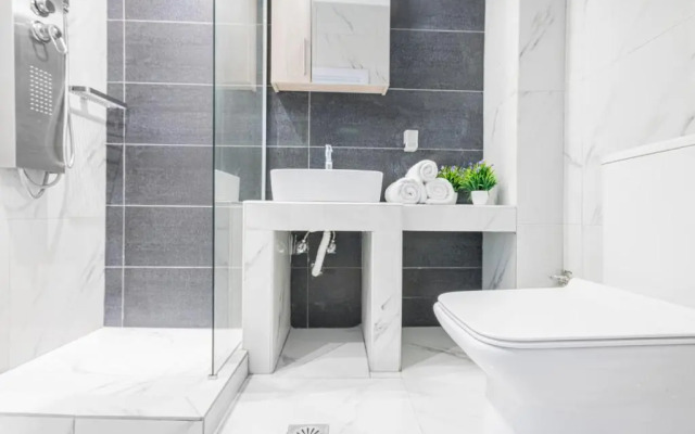 Design Suites Efharis (Brusco)