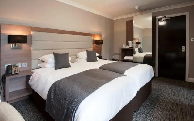 Riverside Hotel