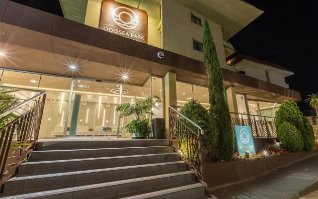 Отель Aparthotel Odissea Park Испания, Санта-Сусанна - отзывы, цены и фото номеров - забронировать отель Aparthotel Odissea Park онлайн вид на фасад