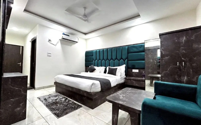Hotel The Katra Avenue