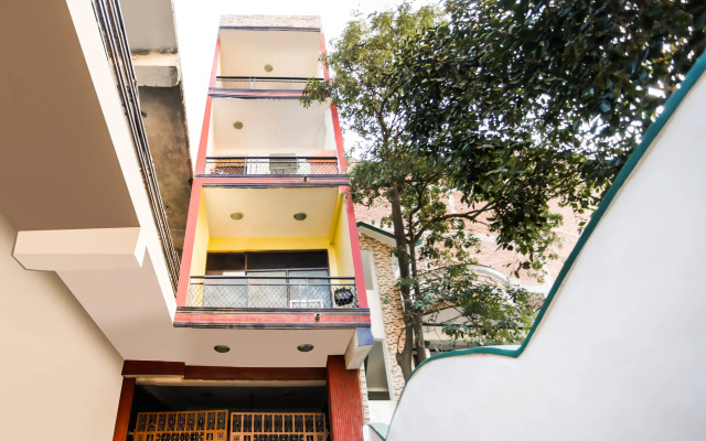 SPOT ON Hotel Harry's 1 Near Select Citywalk Mall