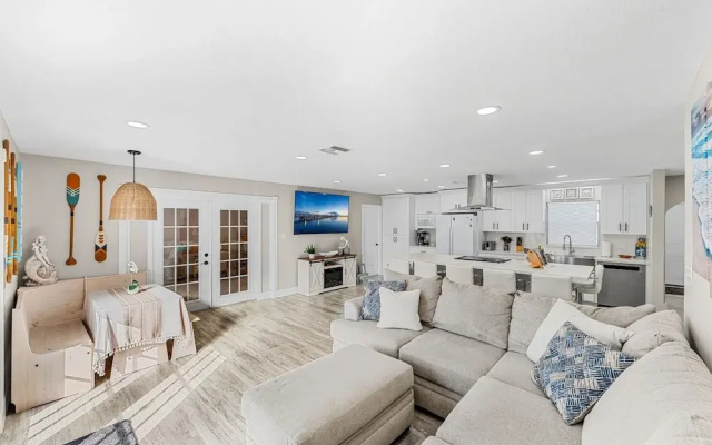 332 Formosa Drive