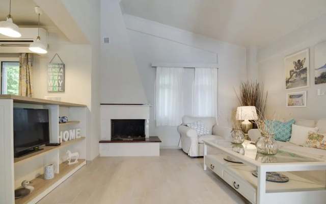 Ekatis House I