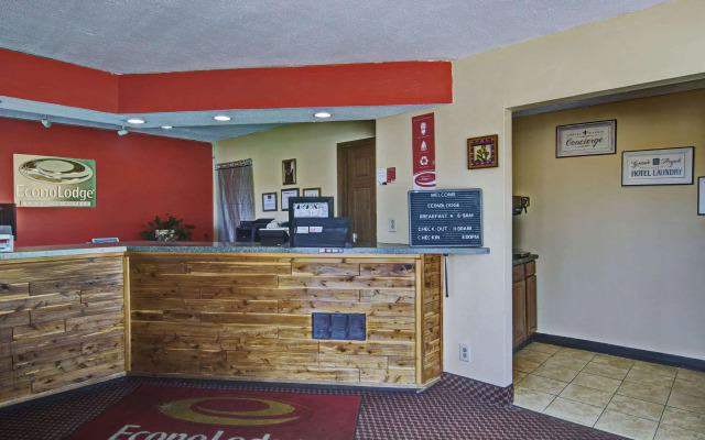 Econo Lodge Near Bluefield College