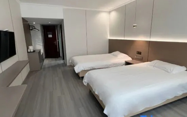 Huasheng Youxuan Hotel (Xinghua Wuyue Plaza)