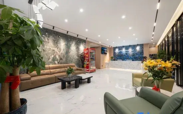 Neighboring Station Hotel (Nanning East Railway Station Branch)