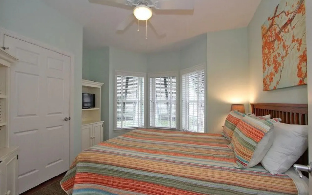 124 Waters Edge