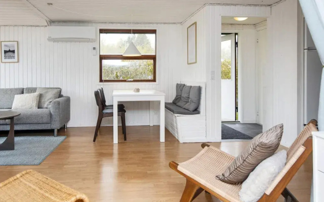 6 Person Holiday Home in Hemmet