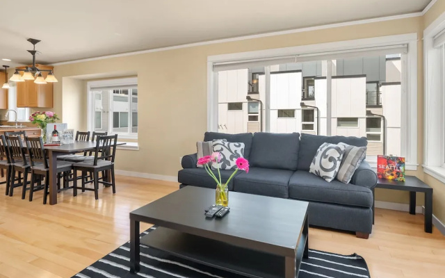 Seattle Vacation Home: Life's A Game