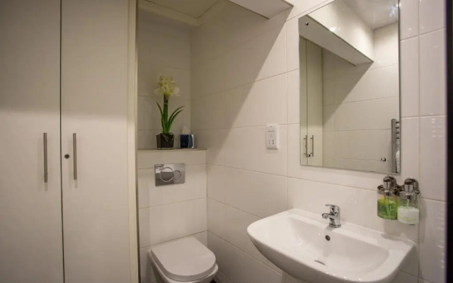 Most central luxury apartment - sleeps 4 & FREE parking!