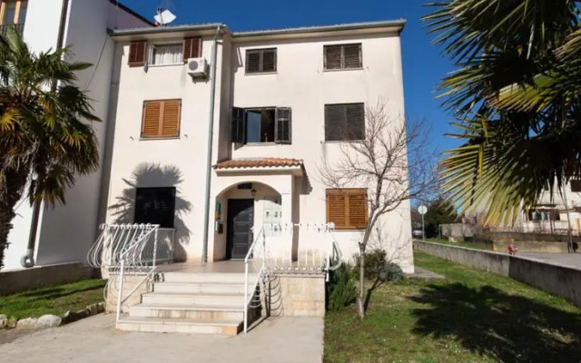 Star Apartments