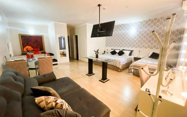 Charles Hotel