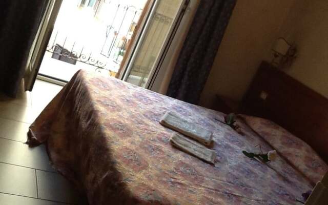 Отель Fitzroy Allegria Suites комната для гостей