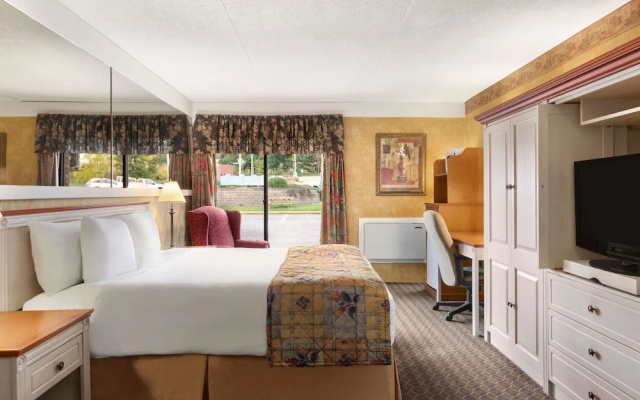 Travelodge Owen Sound ON