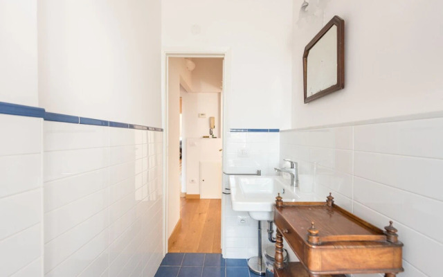 Pitti Cozy Apartment With Terrace