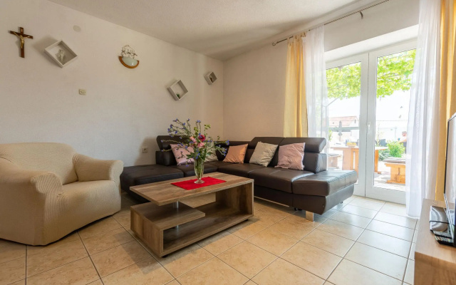 Holiday Home in Lisicic With Pool