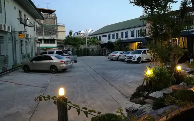 T4 Hotel Sisaket