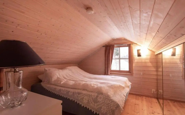 Cabin in Hodlekve with 5 bedrooms & hot tub.
