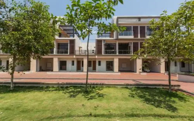Greenwoods Six by Vista Rooms