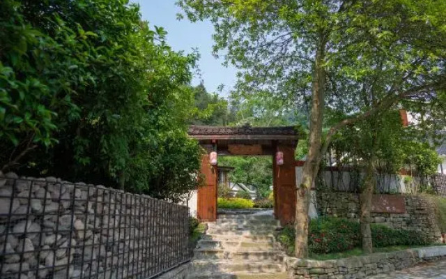 Zhangjiajie Fu Xi Er Yi ·LiFe Qingshe Design Meisu