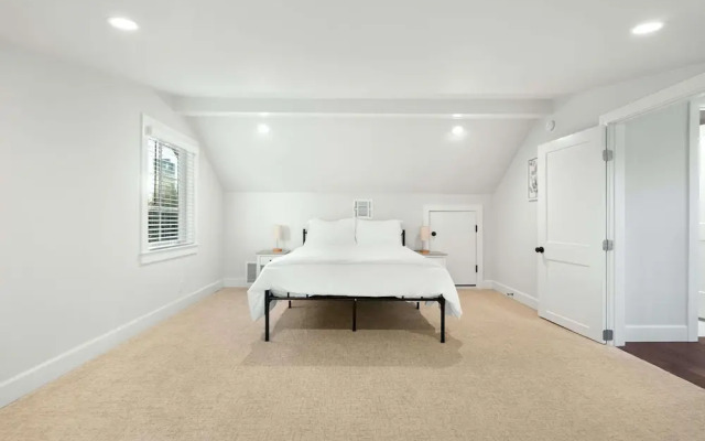 Gated 5 Bedroom Walkable to East Austin