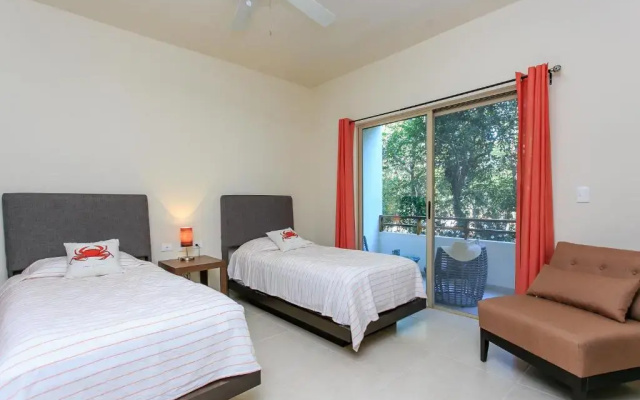 Condo Complex with an Alluring Pool & Tropical Vibes by Stella Rentals
