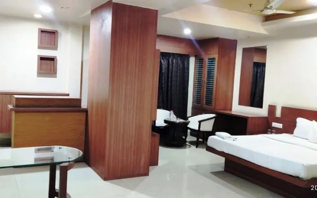 Hotel Grand Samdareeya - Jabalpur