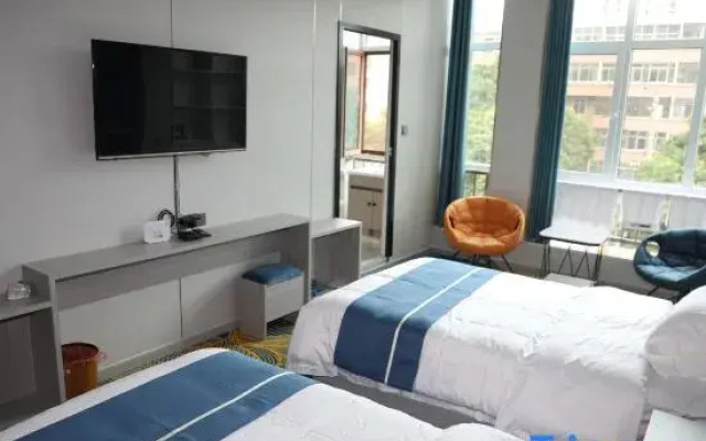 Gansu Manting Hotel (Lanzhou West Passenger Station Industrial College)