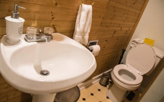 Madame Isabelle's House In New Orleans - Hostel