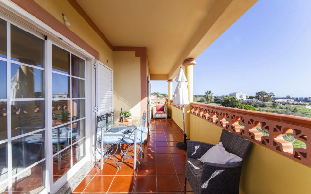 B47 - Walkway Beach View Apartment
