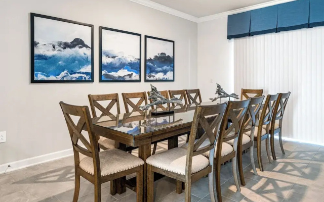 8BR Villa - Game Room & Themed Rooms