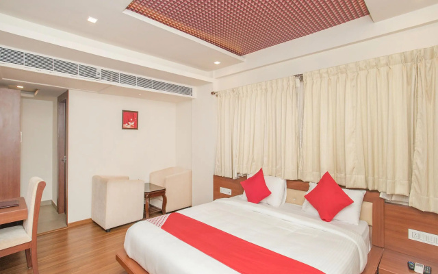 OYO 15505 Royal Stay