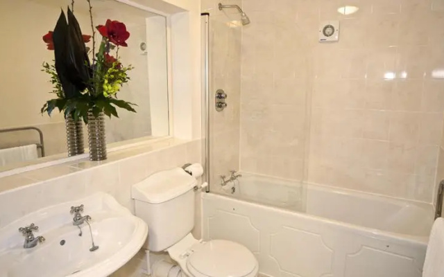 Best Western Llyndir Hall Hotel and Spa