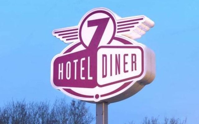 7Hotel Diner 1