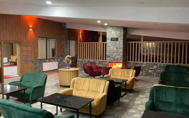 Bayraktepe Snow Hotel