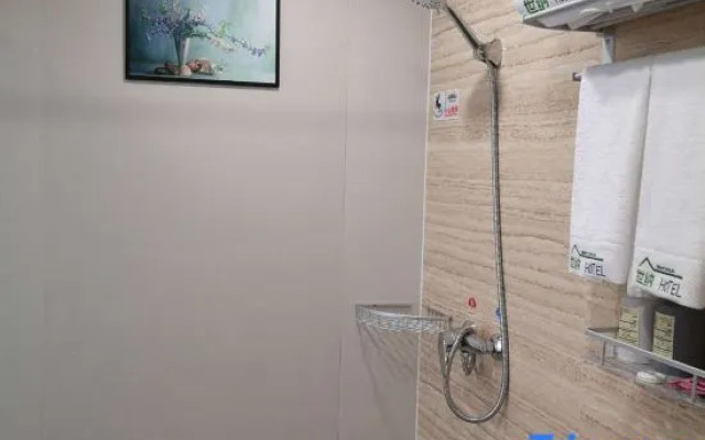 Zhengzhou Shina Hotel (Zijing Shandong Street Subway Station)