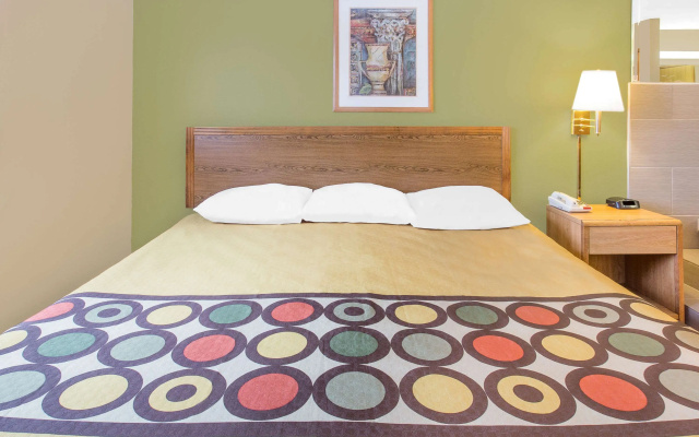 Super 8 By Wyndham East Moline